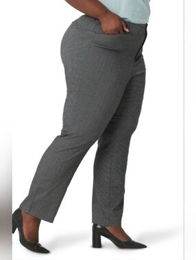 Lee Women's Plus Wrinkle Free Relaxed Fit Straight Leg Pant, Sizes 26w